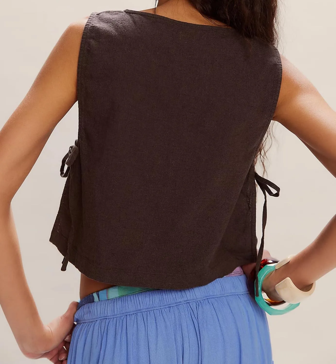 SAFRISIOR Womens Linen Crop Tank Tops 2025 Cotton Summer Sleeveless Shirts Side Split Tie Cute Beach Cropped Vest Tee