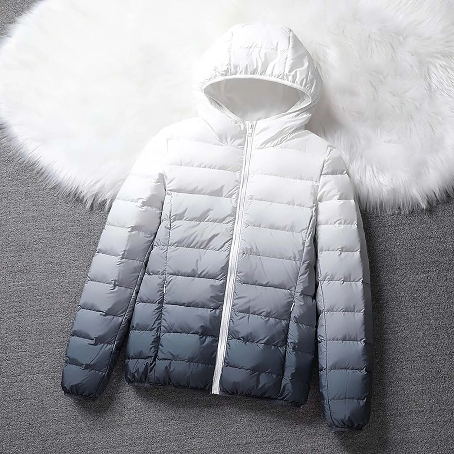 Womens Lightweight Packable Puffer Jackets Comfy Snug Down Jackets Gradient Color Zip Up Long Sleeve Hooded Coat with Pockets