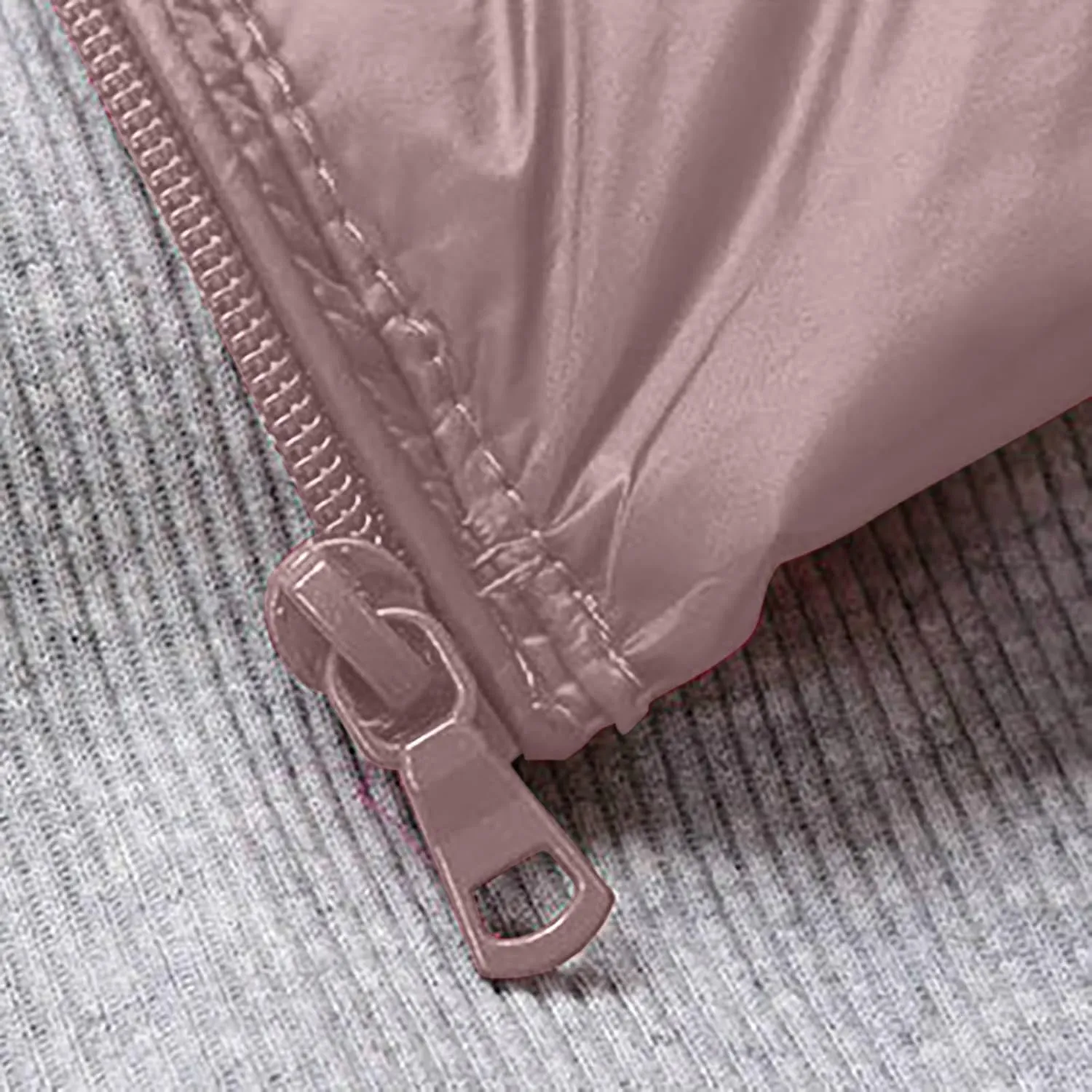 Womens Vests Outerwear Lightweight Casual Sleeveless Collar Quilted Down Jackets Fashion Classic-Fit Zip Padded Puffer Vest